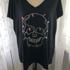 Torrid black skull T-shirt Christmas  size 1